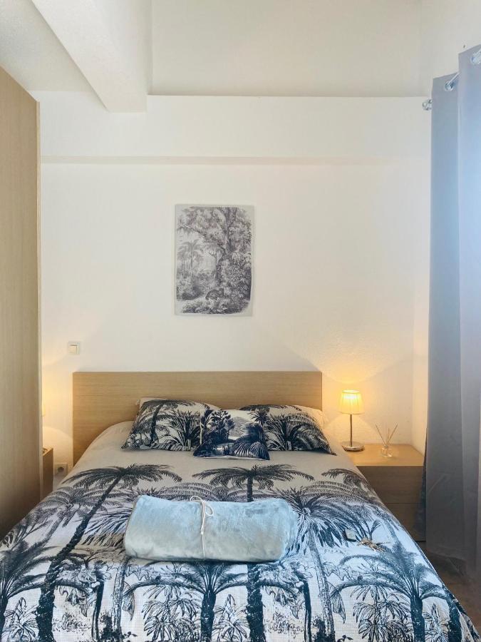 Bel Appartement Dans Residence Avec Piscine Лингиццета Экстерьер фото