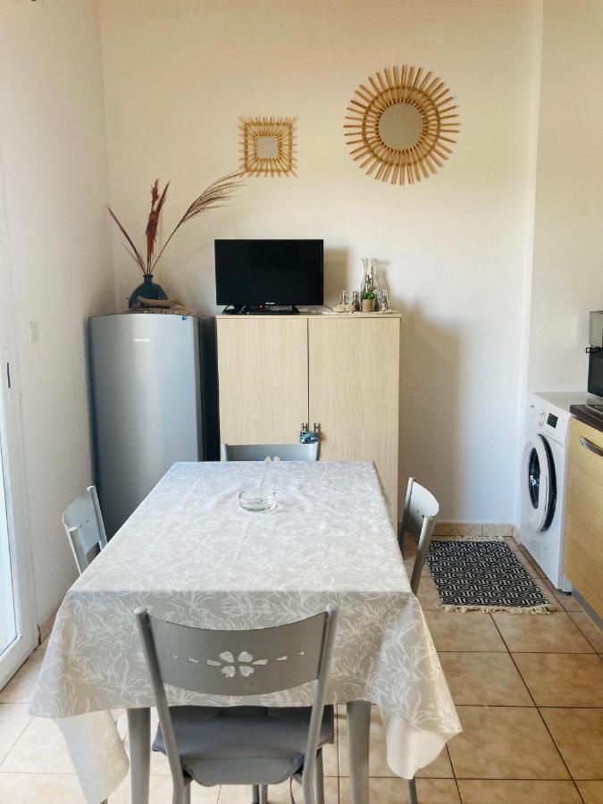 Bel Appartement Dans Residence Avec Piscine Лингиццета Экстерьер фото