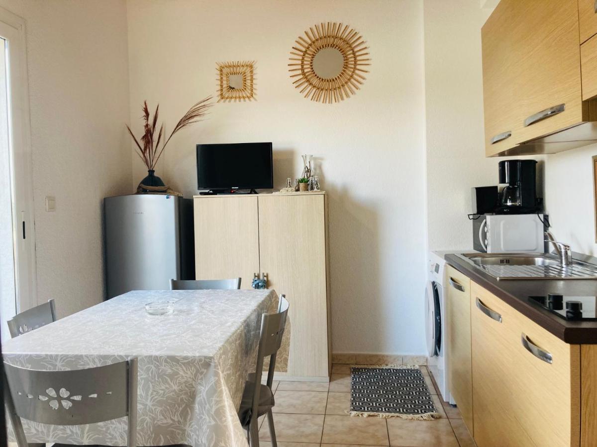Bel Appartement Dans Residence Avec Piscine Лингиццета Экстерьер фото